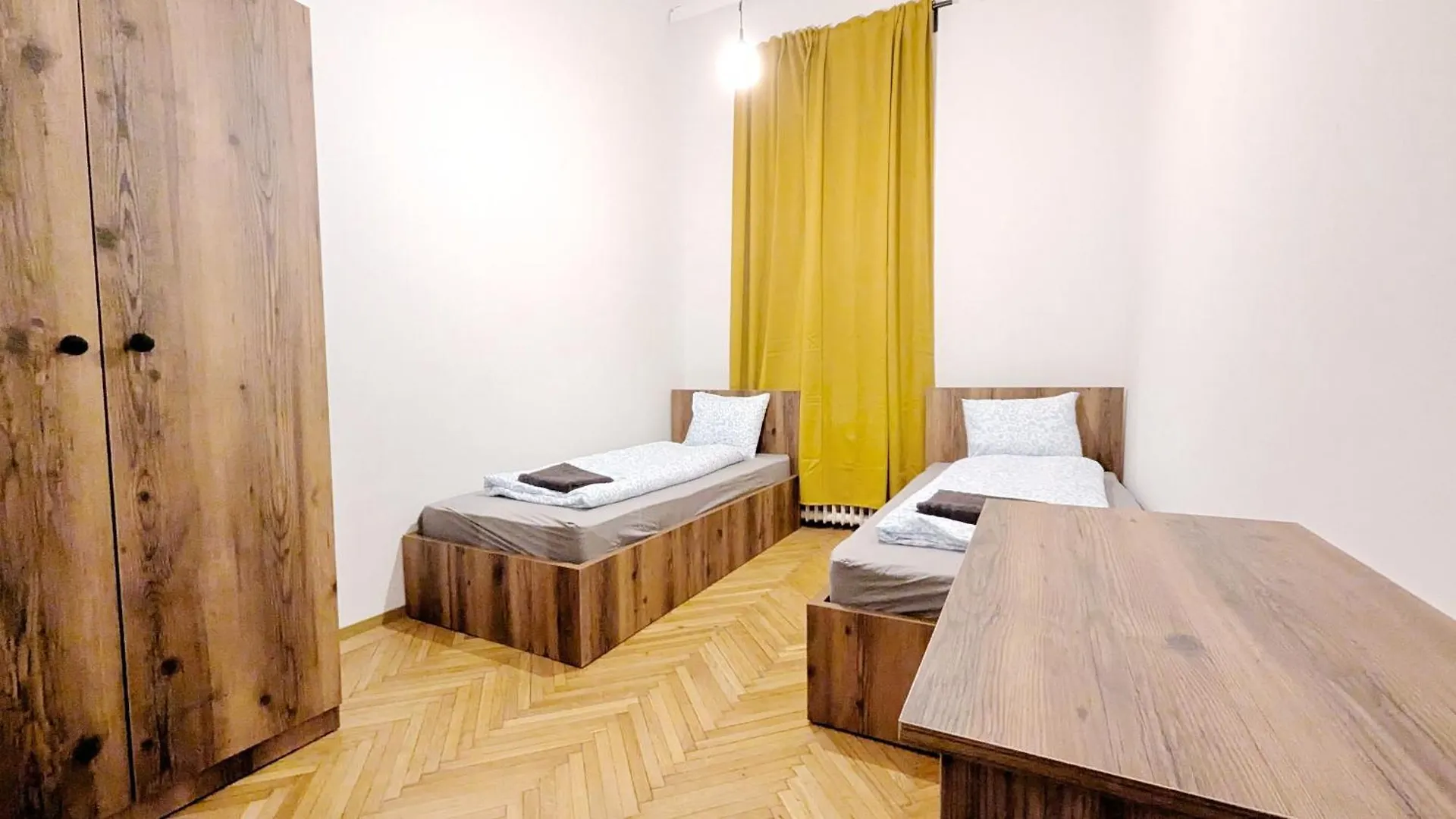 Spacious Rooms - 15 Min From Airport & City Center, 5 Min From Vienna Main-Bus Station Ez9