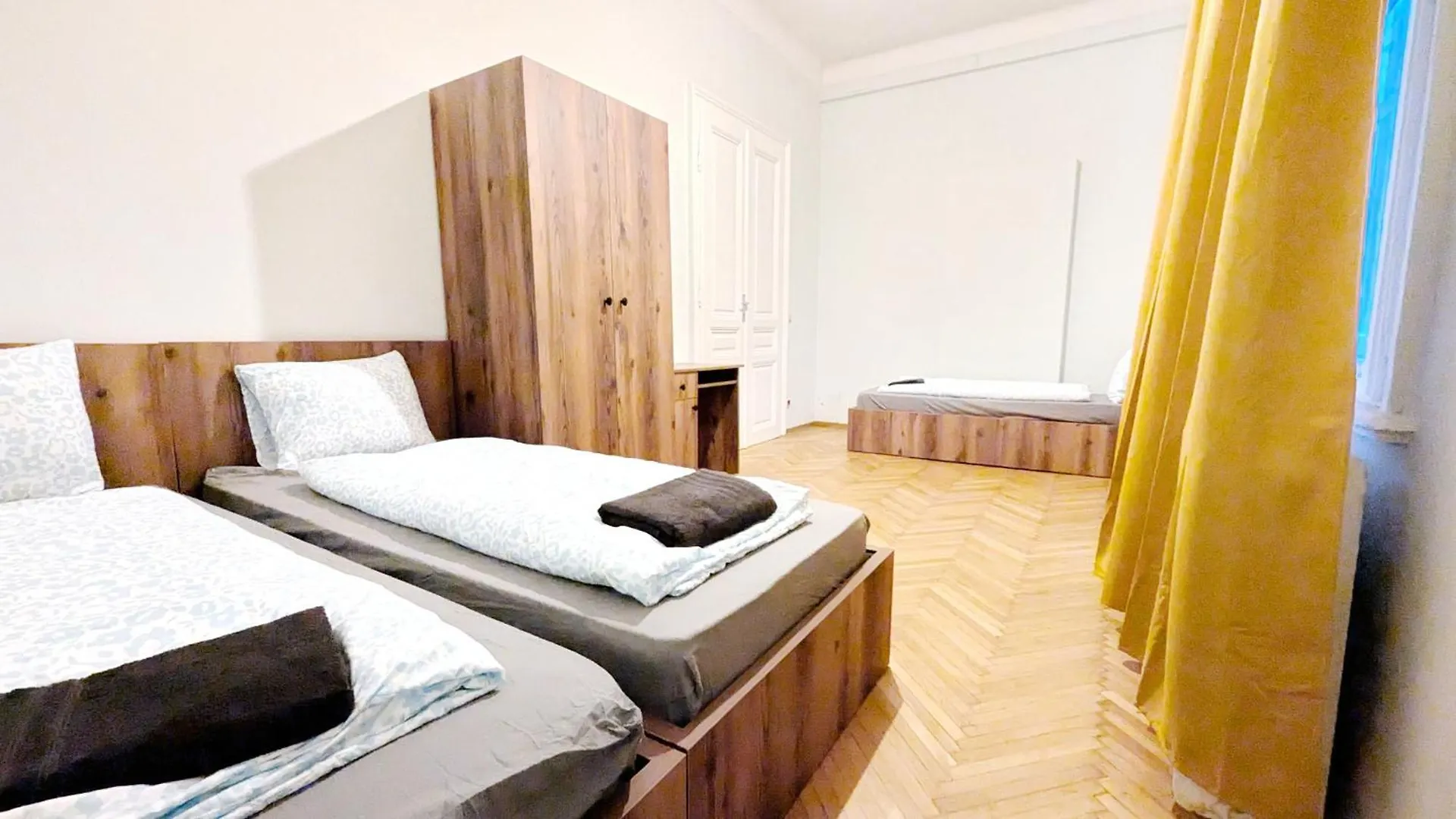 Spacious Rooms - 15 Min From Airport & City Center, 5 Min From Vienna Main-Bus Station Ez9 Homestay