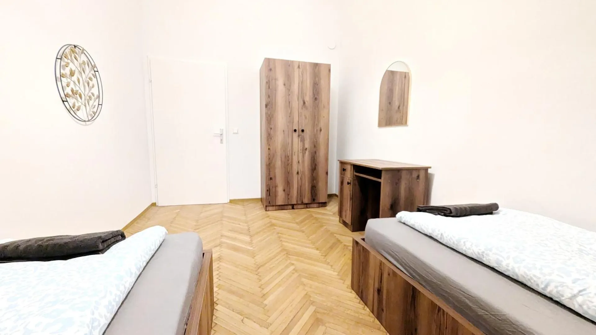Spacious Rooms - 15 Min From Airport & City Center, 5 Min From Vienna Main-Bus Station Ez9 0*,