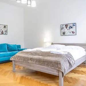  Apartman Comfortable 2br Apt, Near Wiener Stadthalle