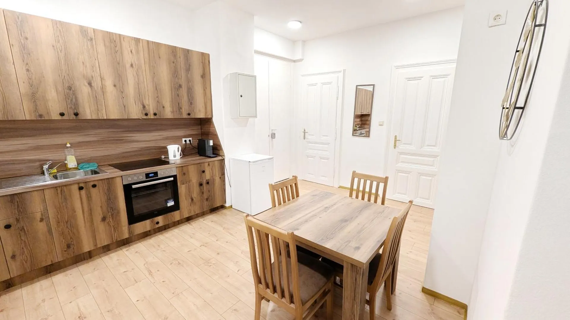 Spacious Rooms - 15 Min From Airport & City Center, 5 Min From Vienna Main-Bus Station Ez9 النمسا