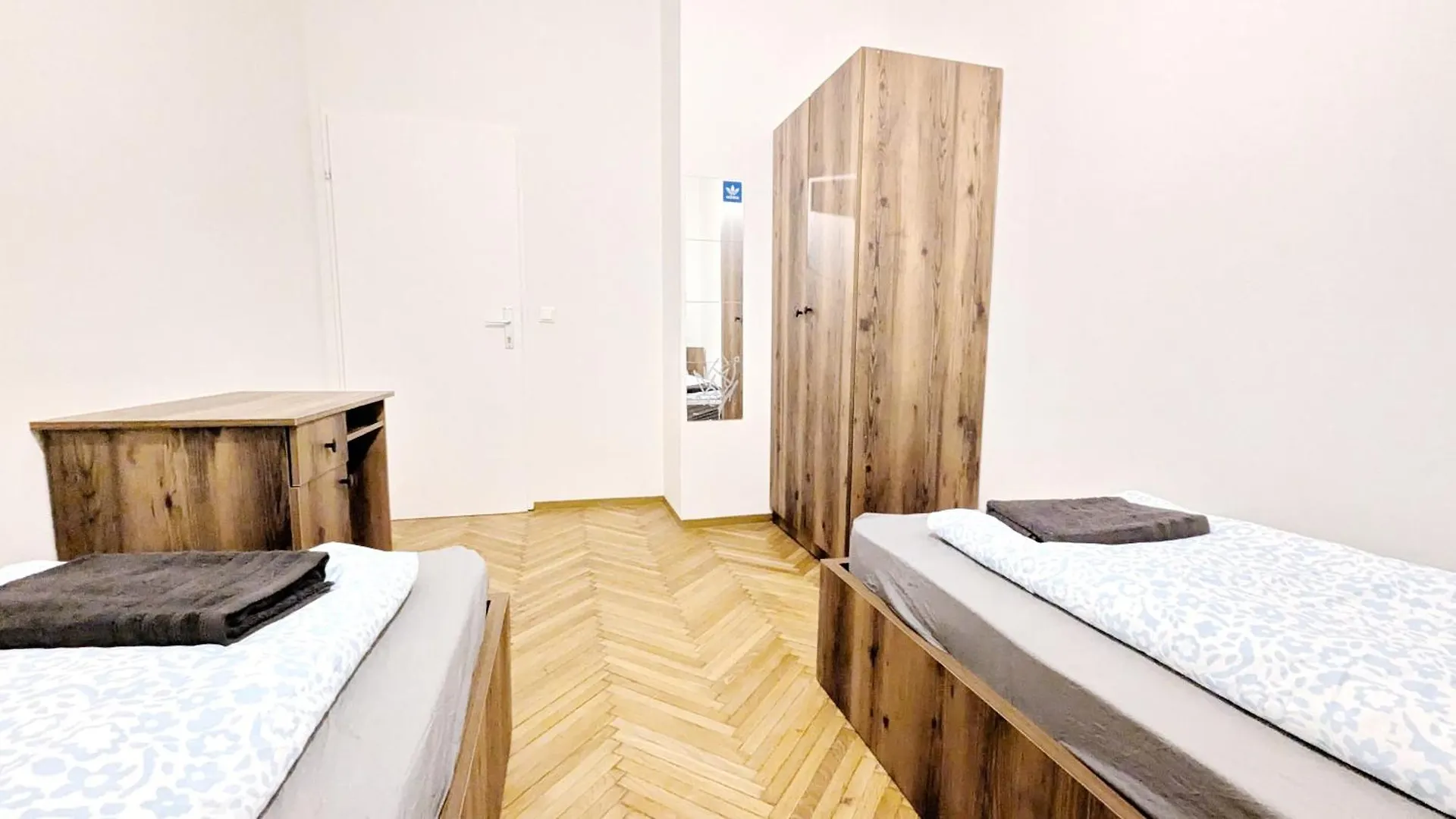 Spacious Rooms - 15 Min From Airport & City Center, 5 Min From Vienna Main-Bus Station Ez9 منزل للإقامة