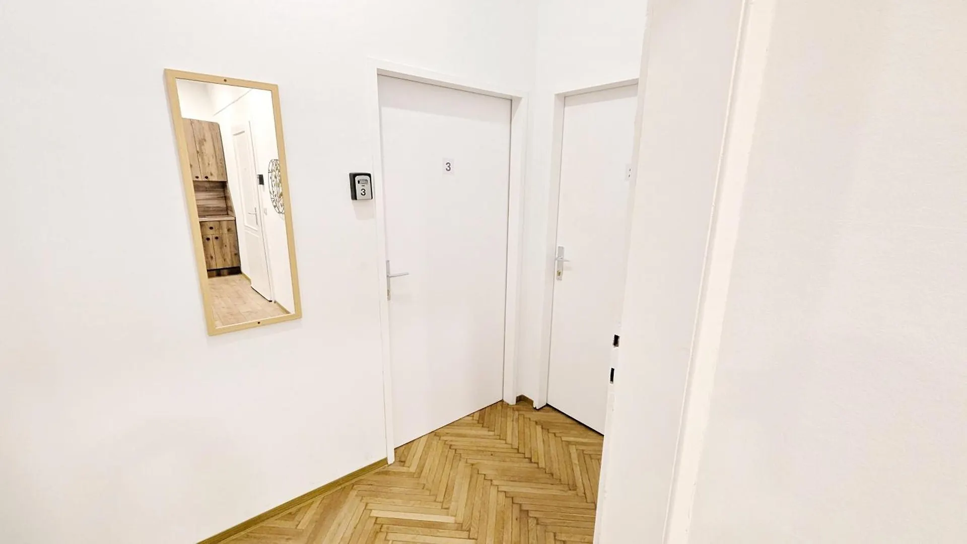 Spacious Rooms - 15 Min From Airport & City Center, 5 Min From Vienna Main-Bus Station Ez9 النمسا